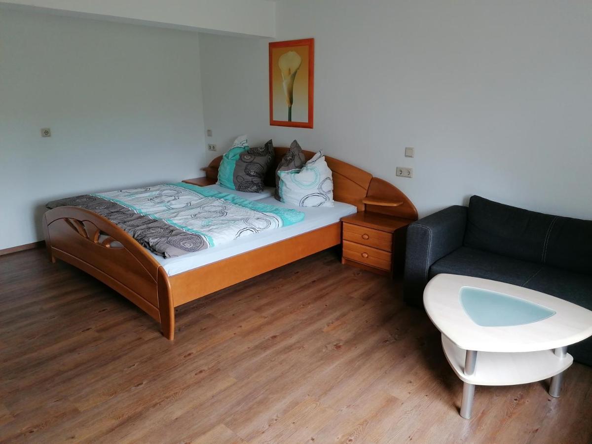 Ferienwohnung Max Schirgiswalde-Kirschau エクステリア 写真